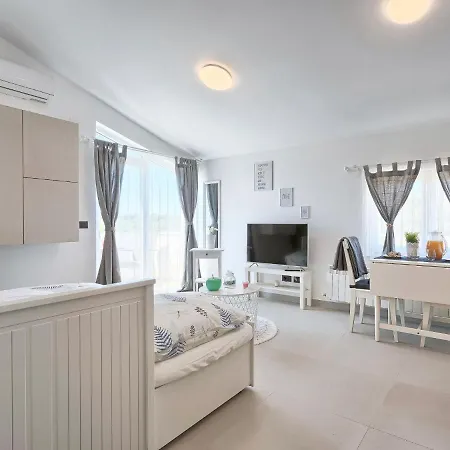 La Mer-1 By Interhome * Štinjan