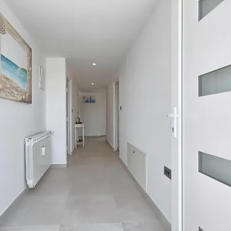 La Mer-1 By Interhome